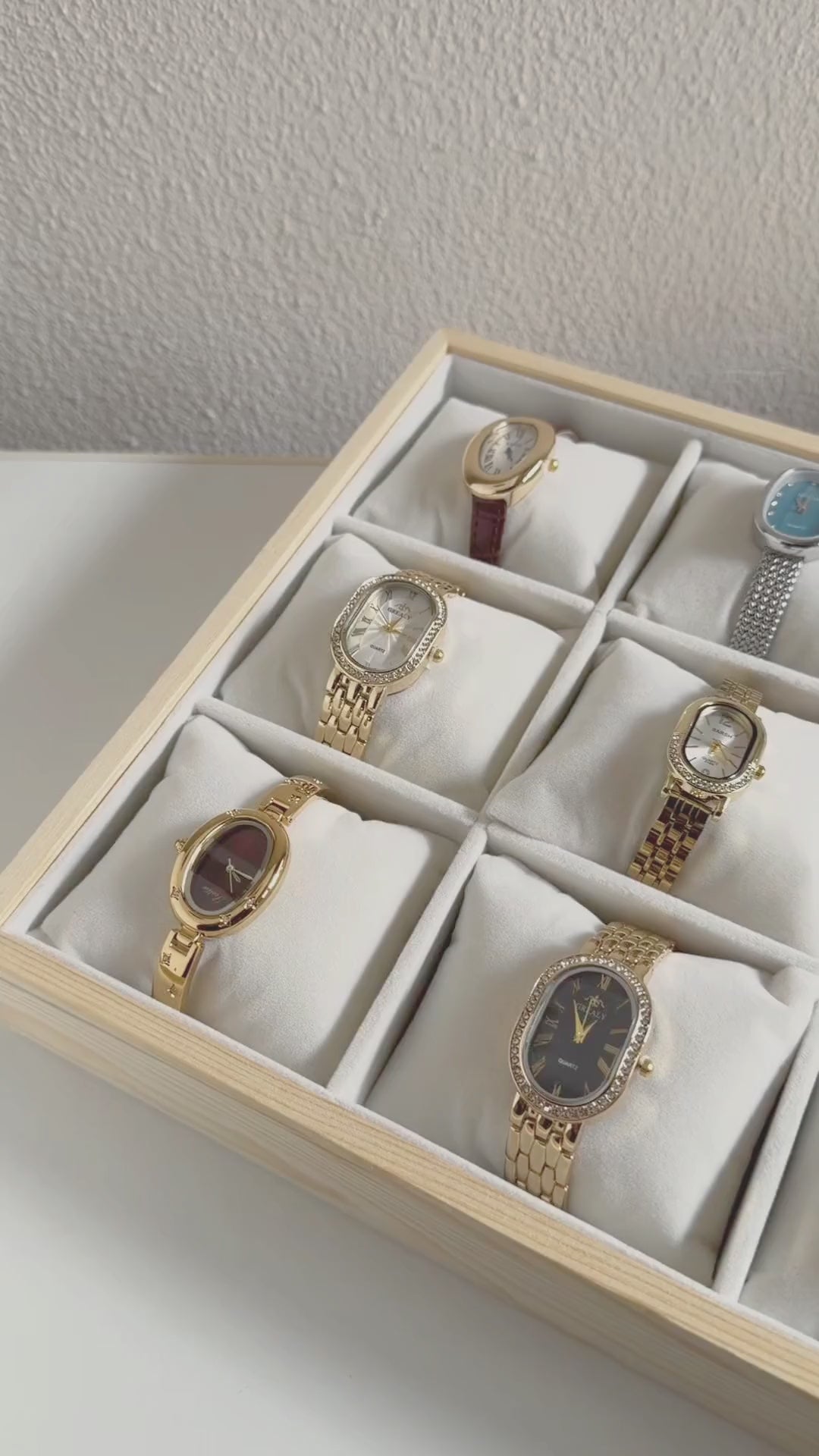 Load video: Veloire luxury women's watches – elegant timepieces crafted for the modern woman